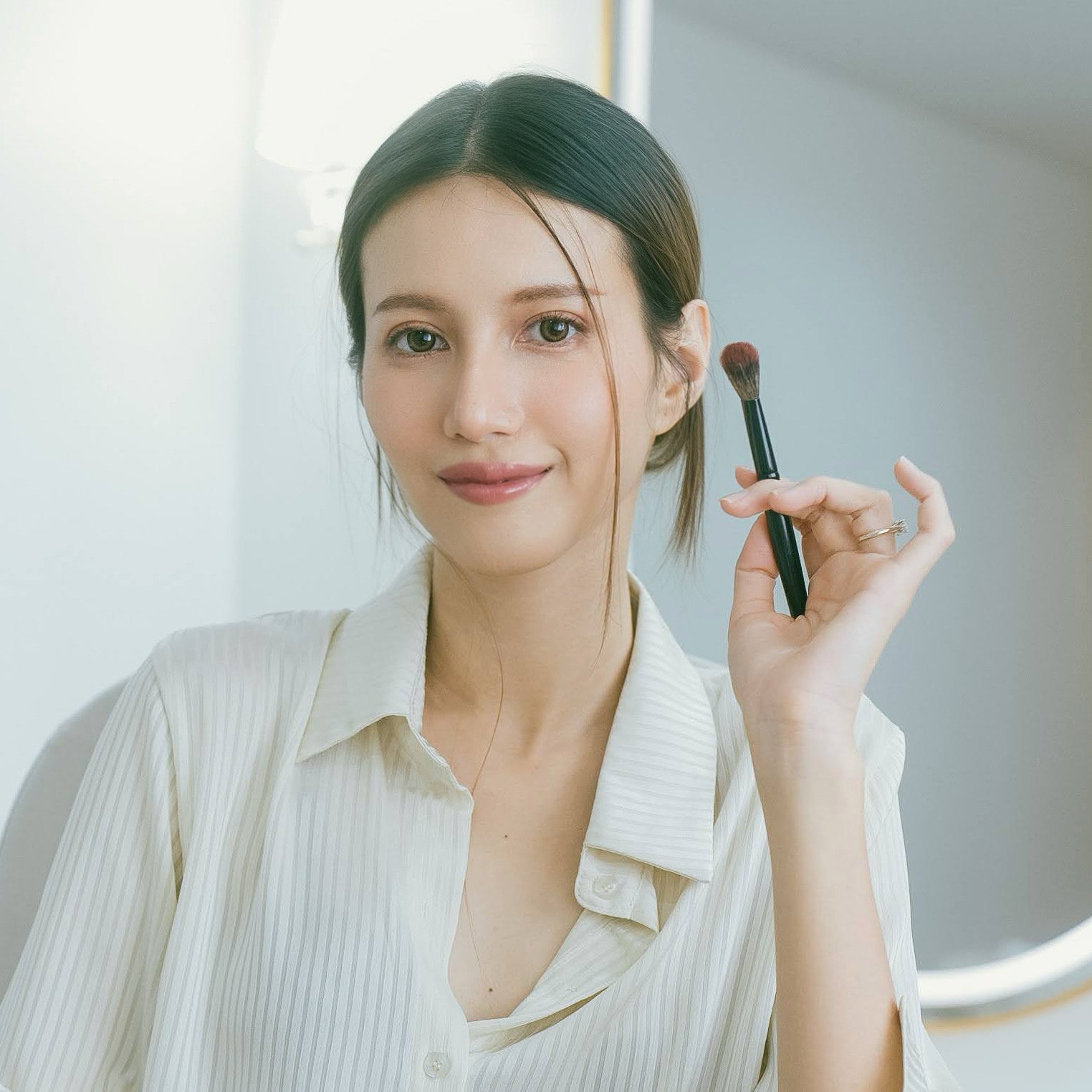 Parisa Fellone professional makeup artist Bangkok — Make Up Is My Buddy founder