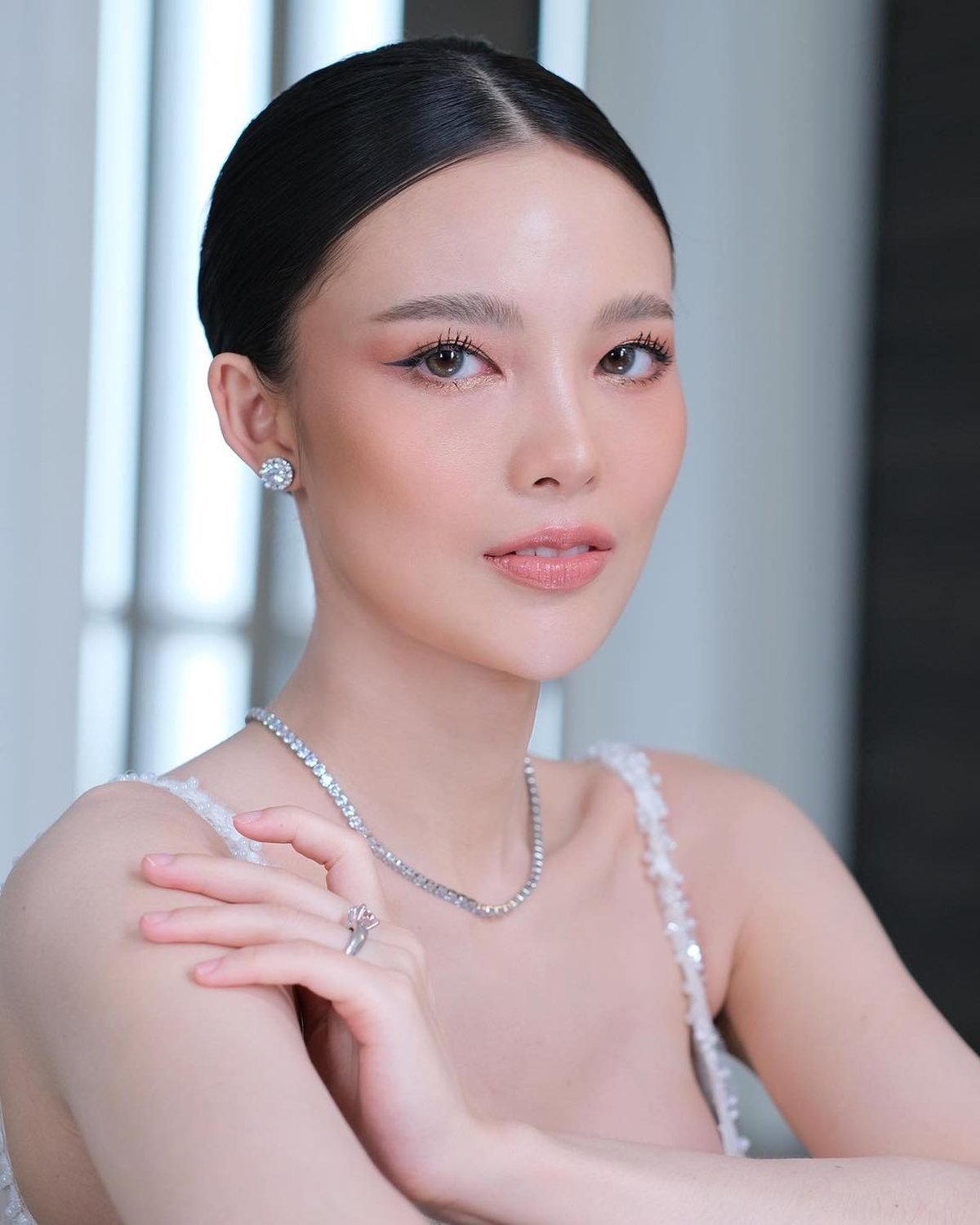 Bridal beauty Bangkok — Make Up Is My Buddy