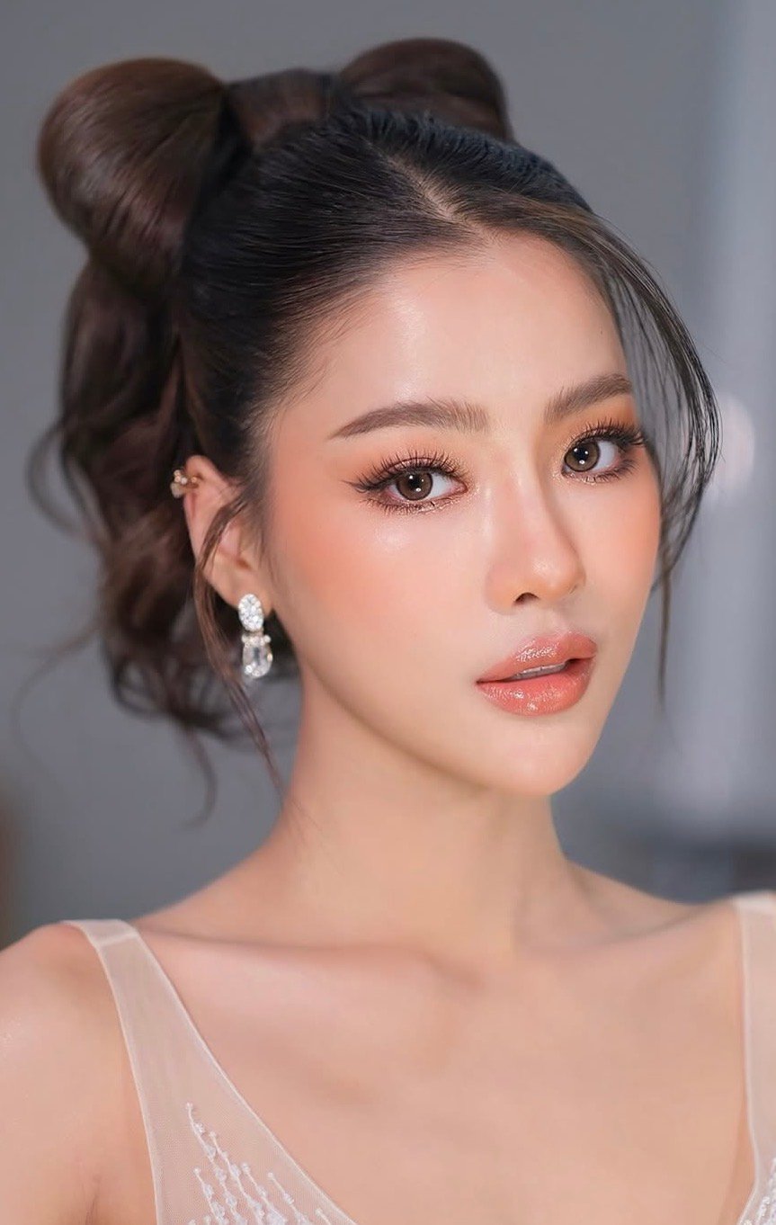 Bridal makeup and hair Bangkok — Make Up Is My Buddy wedding services